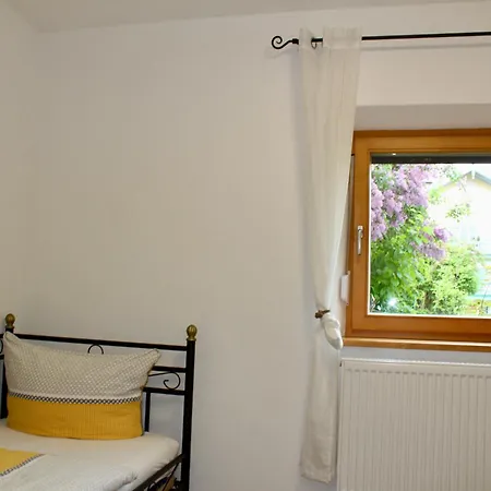 Mit Garten Fuer Bis Zu 6 Personen Rosenheim